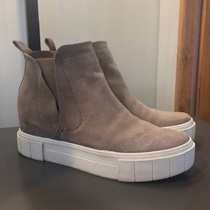 Dolce Vita Wedge Sneakers Suede 8.5
